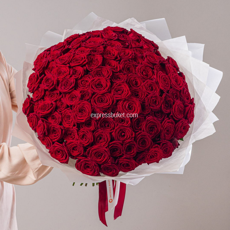 101 роза Ред Наоми